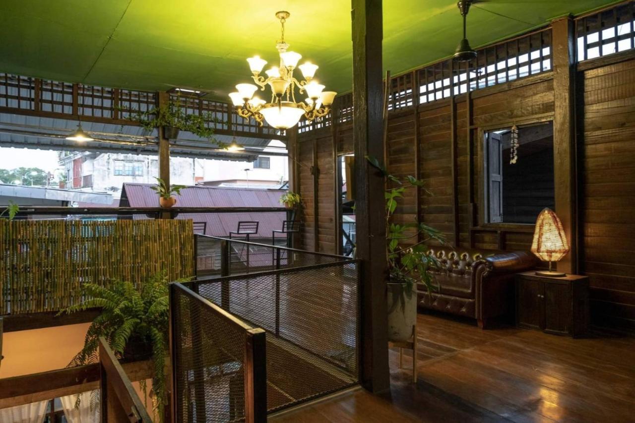 Non House Bangkok บ้านนอนโฮสเทล 외부 사진