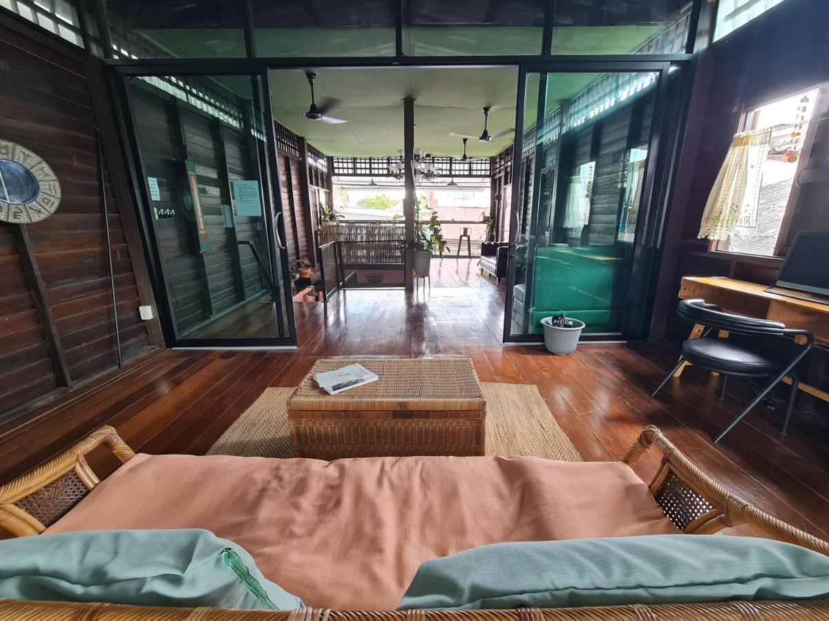 Non House Bangkok บ้านนอนโฮสเทล 외부 사진